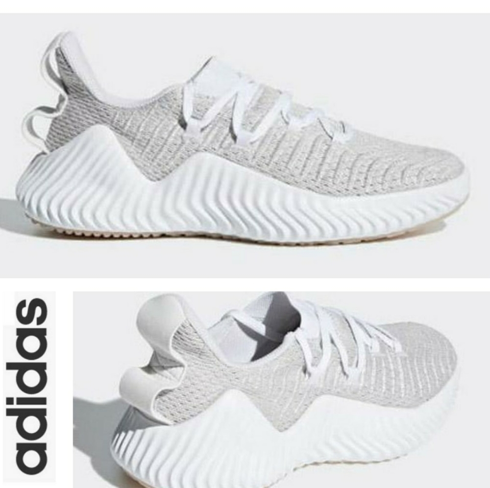 NWOT Adidas Alphabounce Trainer Womens NWOT